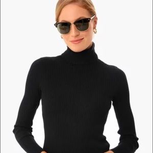 Thin ribbed turtleneck sweater
